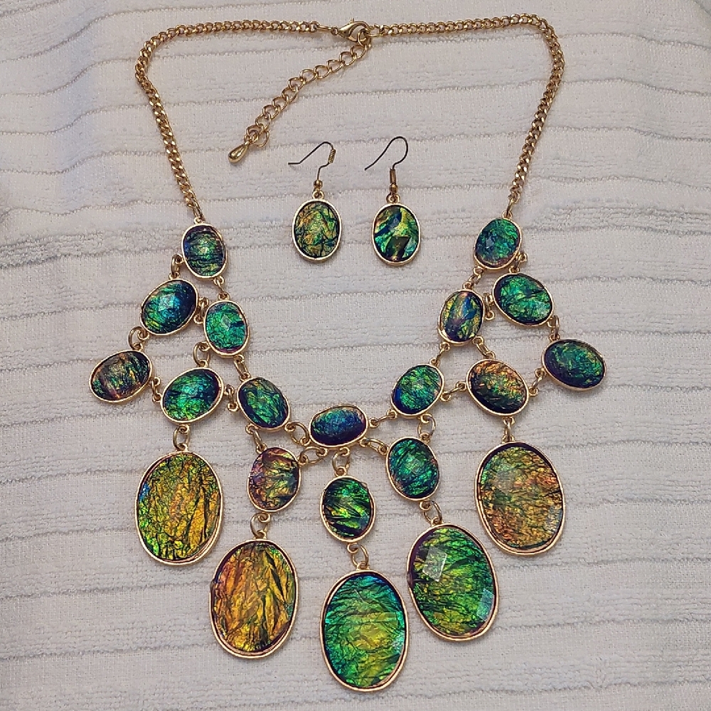 Iridescent Gold NeckAlace and Earring Set